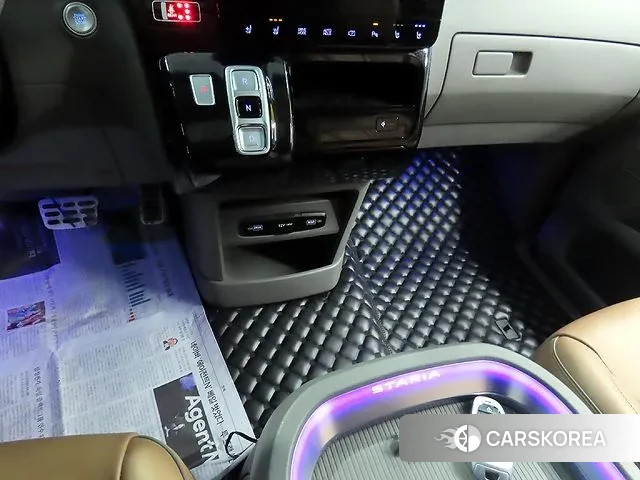 Hyundai Staria 2024 Белый из Кореи, фото 2