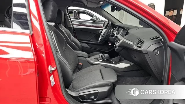 BMW 1 Series (F40) 2020 Красный из Кореи, фото 2