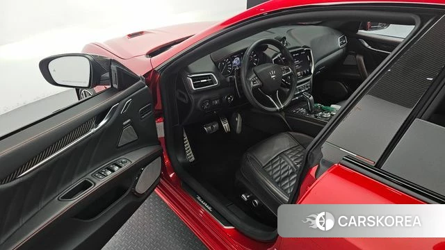 Maserati Ghibli 2021 Красный из Кореи, фото 2