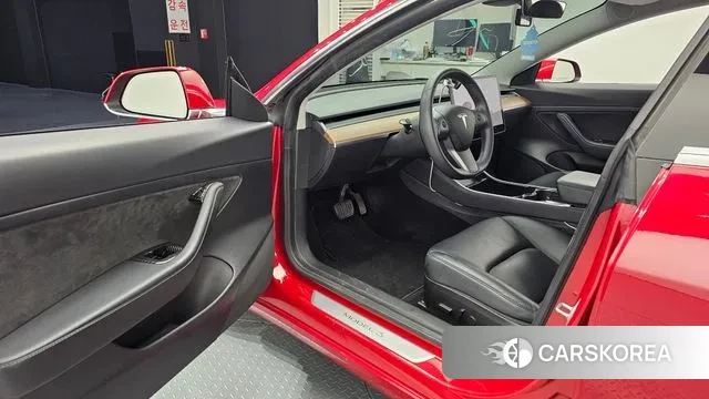 Tesla Model 3 2020 Красный из Кореи, фото 2