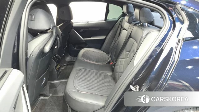 BMW 5 Series (G60) 2024 Черный из Кореи, фото 2