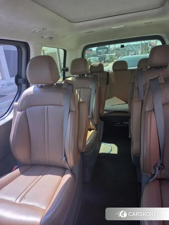 Hyundai Staria 2021 Белый из Кореи, фото 2