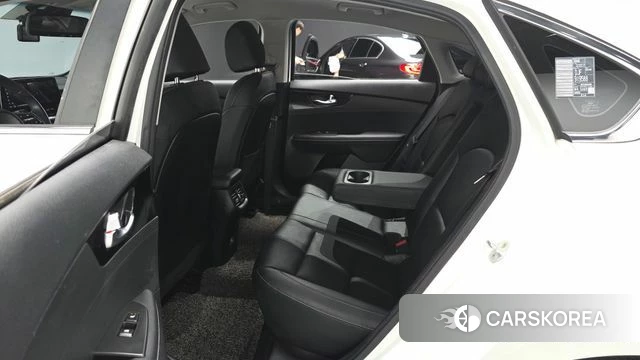 Kia The New K3 2nd generation 2021 Белый из Кореи, фото 2
