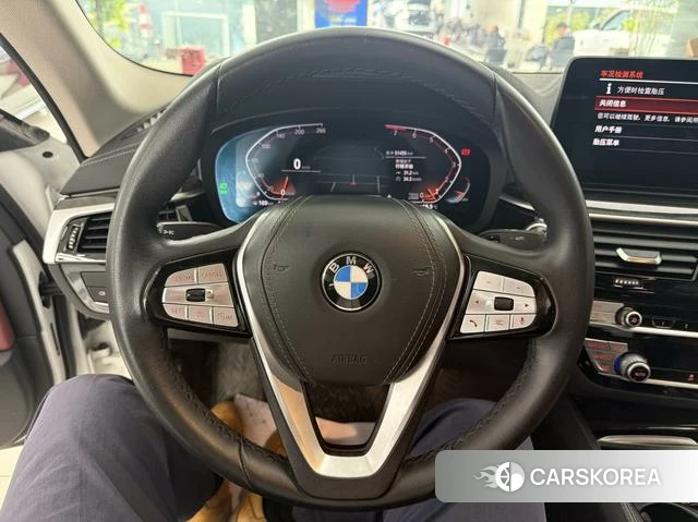 BMW 5 series 2022 Белый из Китая, фото 2