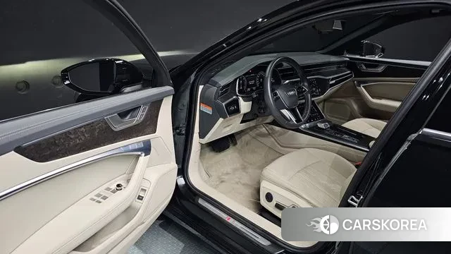 Audi A6 (C8) 2020 Черный из Кореи, фото 2