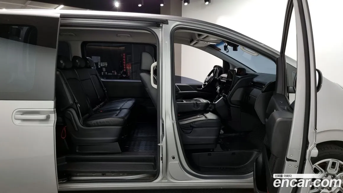 Hyundai Staria 2021 Серебряный из Кореи, фото 2