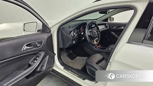 Mercedes-Benz GLA-Class X156 2018 Белый из Кореи, фото 2
