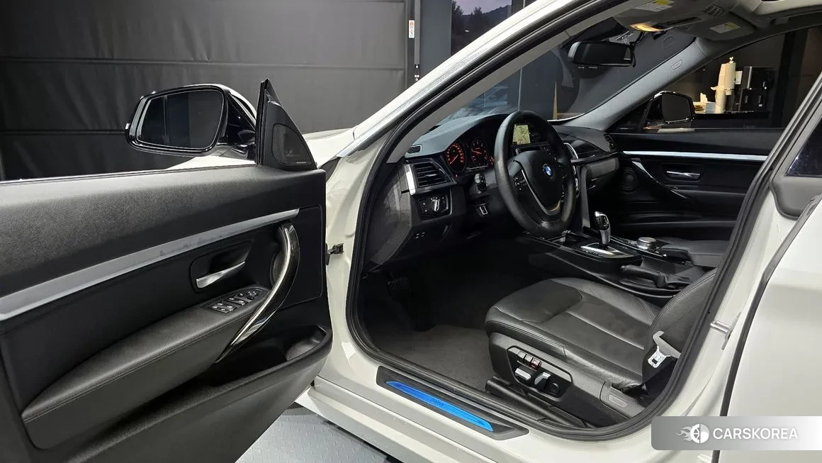 BMW 3 Series GT (F34) 2018 Белый из Кореи, фото 2