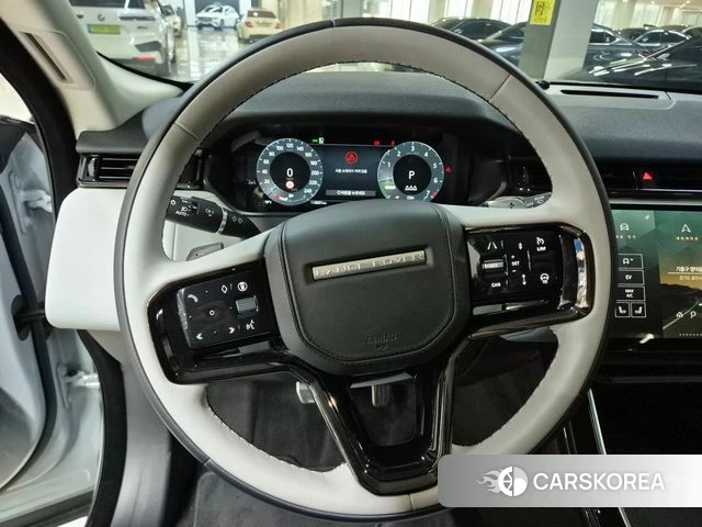 Land Rover Range Rover Velar 2025 Светло-серебряный цвет из Кореи, фото 2