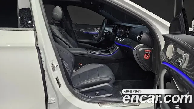 Mercedes-Benz E-Class W213 2023 Белый из Кореи, фото 2