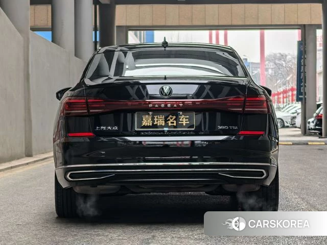Volkswagen Passat 2023 Черный из Китая, фото 2