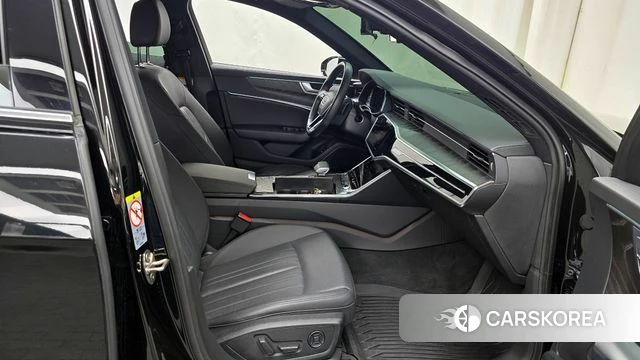 Audi A6 (C8) 2021 Черный из Кореи, фото 2