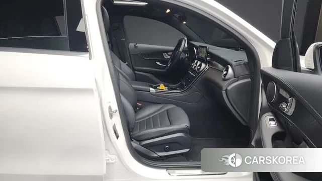 Mercedes-Benz GLC-Class X253 2023 Белый из Кореи, фото 2