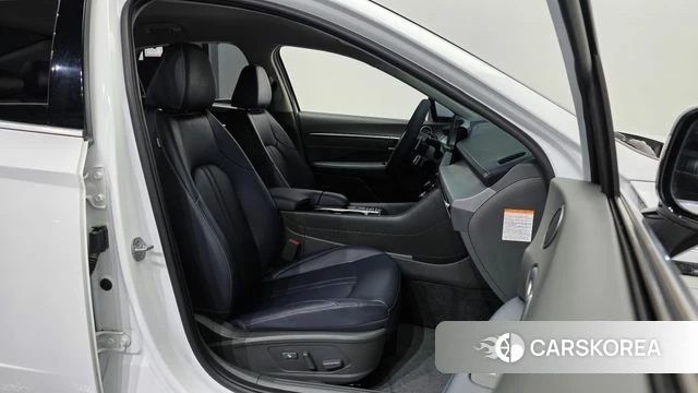 Hyundai Sonata D Edge Hybrid (DN8) 2025 Белый из Кореи, фото 2
