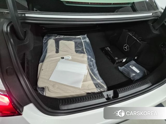 Mercedes-Benz E-Class W214 2026 Белый из Кореи, фото 2