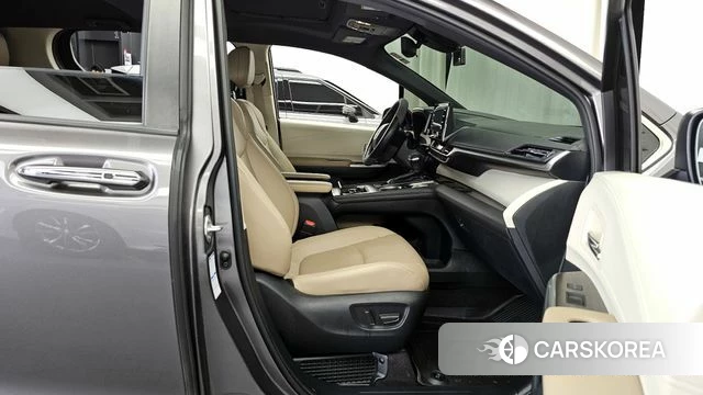 Toyota Sienna 4th Generation 2021 Серый из Кореи, фото 2