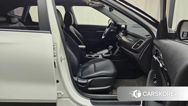 Kia Seltos 2022 Белый из Кореи, фото 2