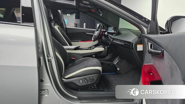 Kia EV6 2023 Серый из Кореи, фото 2