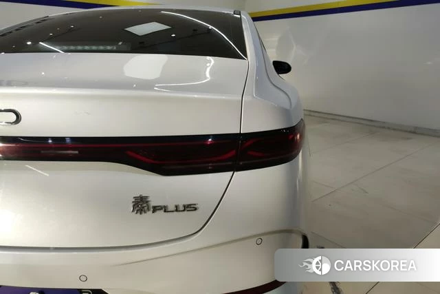 BYD Qin PLUS DM 2025 Белый из Китая, фото 2
