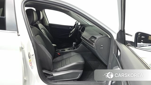 Volkswagen 7th Generation of Jetta 2023 Белый из Кореи, фото 2