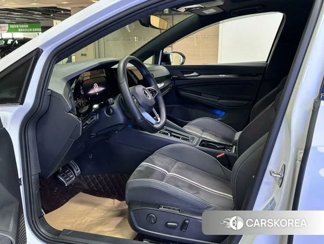 Volkswagen Golf 2023 Белый из Китая, фото 2