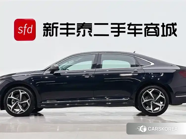 Volkswagen Passat 2023 Черный из Китая, фото 2