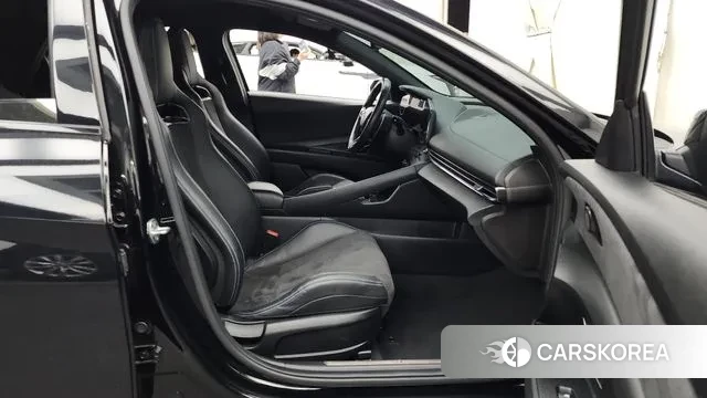 Hyundai Avante (CN7) 2021 Черный из Кореи, фото 2