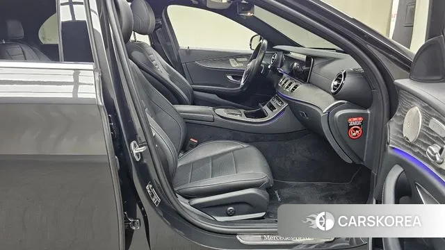 Mercedes-Benz E-Class W213 2022 Серый из Кореи, фото 2