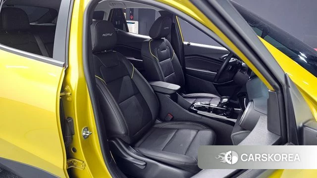 Chevrolet (GM Daewoo) Trax Crossover 2023 Золотой из Кореи, фото 2