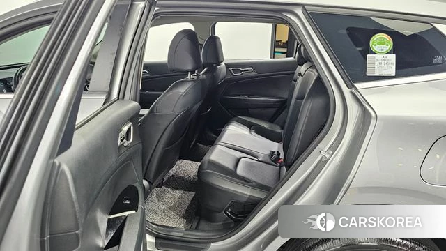 Kia Sportage 5th Generation Hybrid 2022 Серебристо-серый из Кореи, фото 2