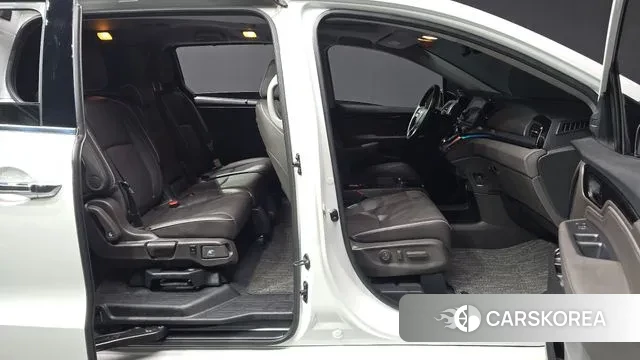 Honda Odyssey 2021 Белый из Кореи, фото 2