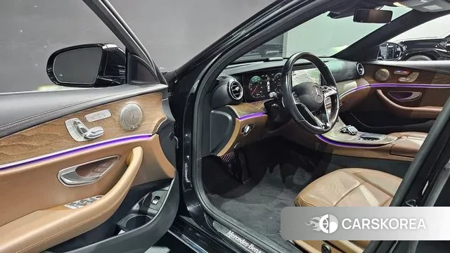 Mercedes-Benz E-Class W213 2022 Черный из Кореи, фото 2