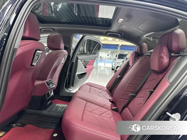 BMW 5 series 2025 Черный из Китая, фото 2