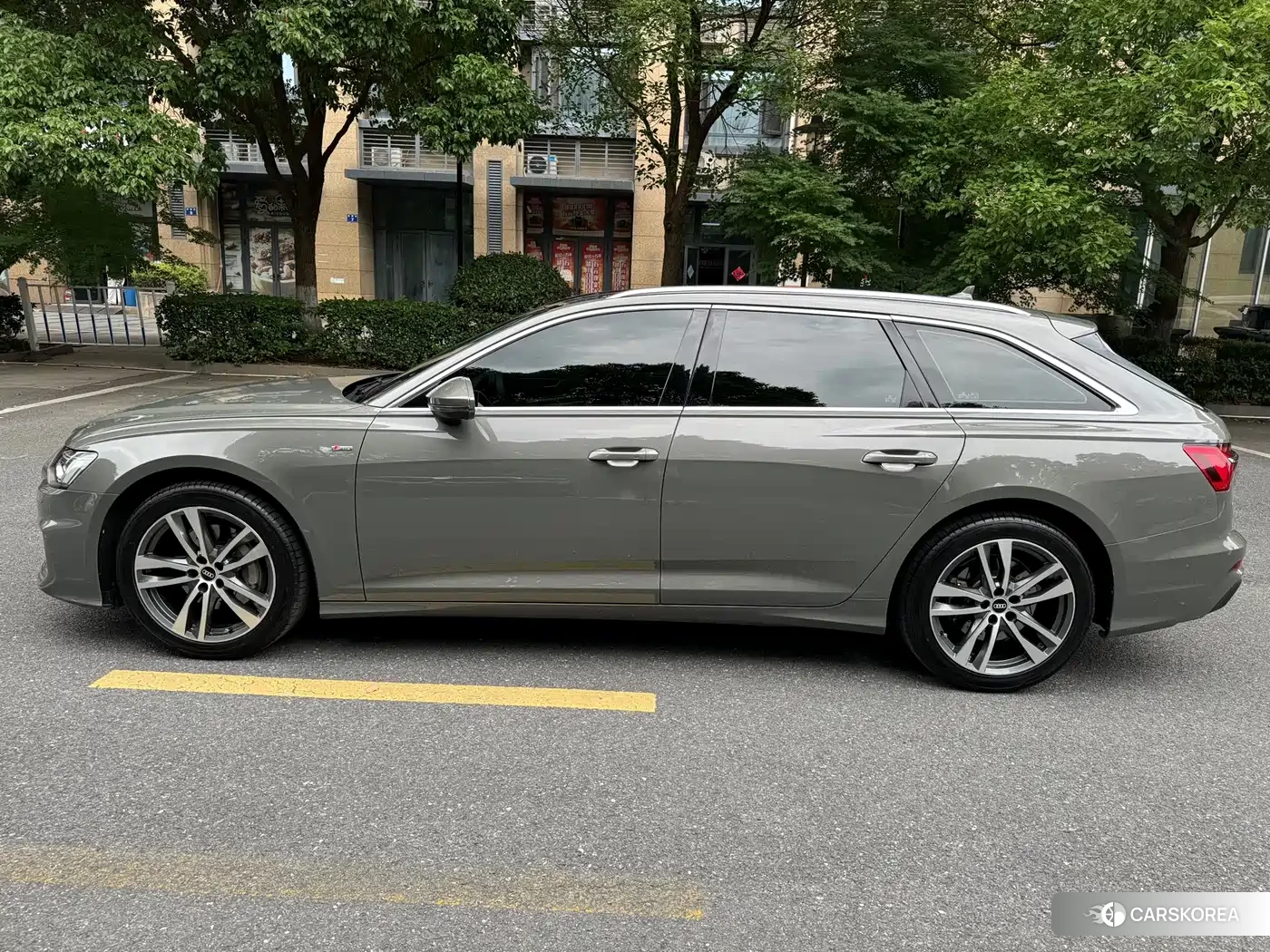 Audi A6 2022 Silver/gray из Китая, фото 2