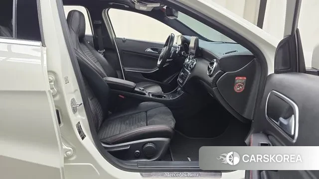 Mercedes-Benz A-Class W176 2018 Белый из Кореи, фото 2