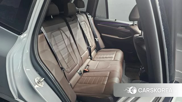 BMW X3 (G01) 2022 Светло-серебряный цвет из Кореи, фото 2