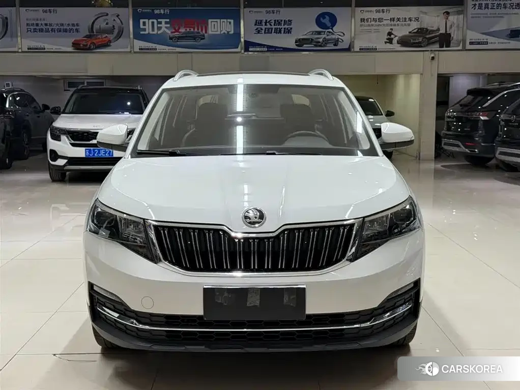 Skoda Komick 2022 Белый из Китая, фото 2