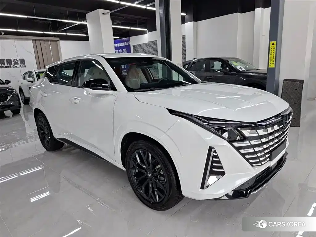 Chang'an Changan UNI-Z 2026 Белый из Китая, фото 2
