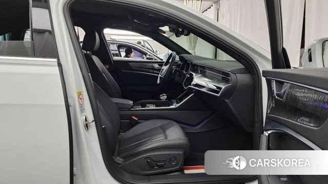Audi A6 (C8) 2023 Белый из Кореи, фото 2