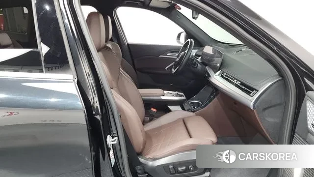 BMW X1 (U11) 2023 Черный из Кореи, фото 2