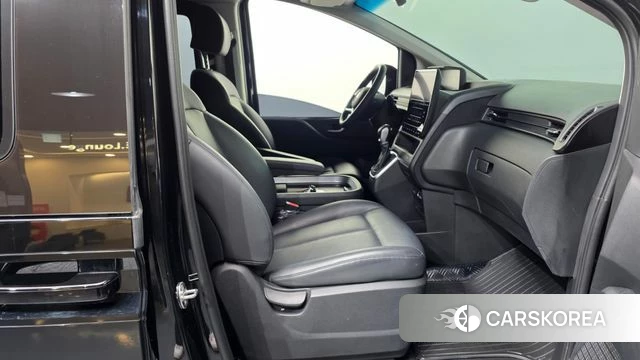 Hyundai Staria 2023 Черный из Кореи, фото 2