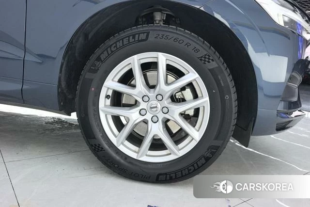 Volvo XC60 2018 Синий из Китая, фото 2