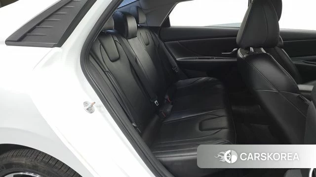 Hyundai Avante Hybrid (CN7) 2022 Белый из Кореи, фото 2
