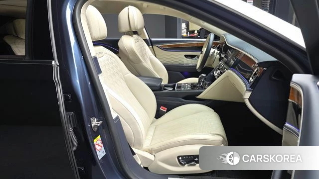 Bentley Flying Spur 3rd Generation 2020 Черный из Кореи, фото 2