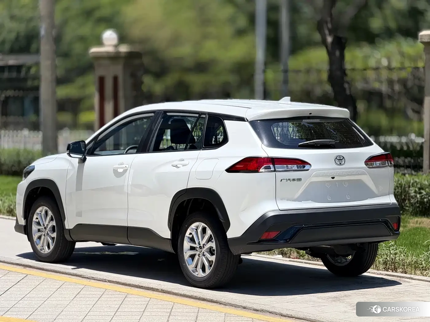 Toyota Frontlander 2026 Белый из Китая, фото 2