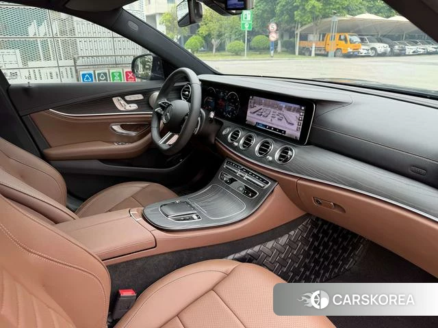 Mercedes-Benz E-class 2023 Черный из Китая, фото 2