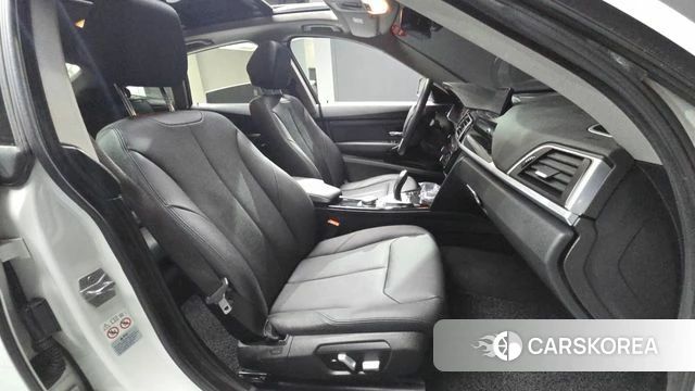 BMW 3 Series GT (F34) 2018 Белый из Кореи, фото 2