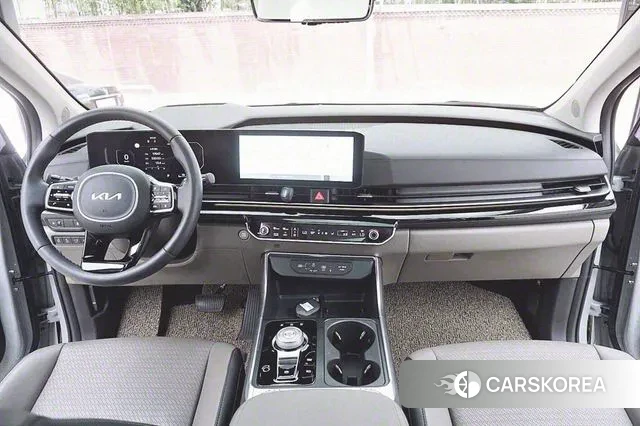 Kia The New Carnival 4th Generation 2024 Серебристо-серый из Кореи, фото 2