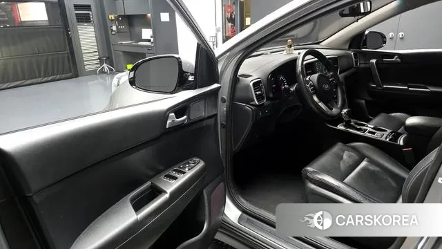 Kia Sportage The Bold 2021 Серебристо-серый из Кореи, фото 2