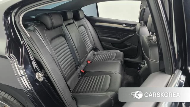 Volkswagen Passat GT (B8) 2021 Черный из Кореи, фото 2